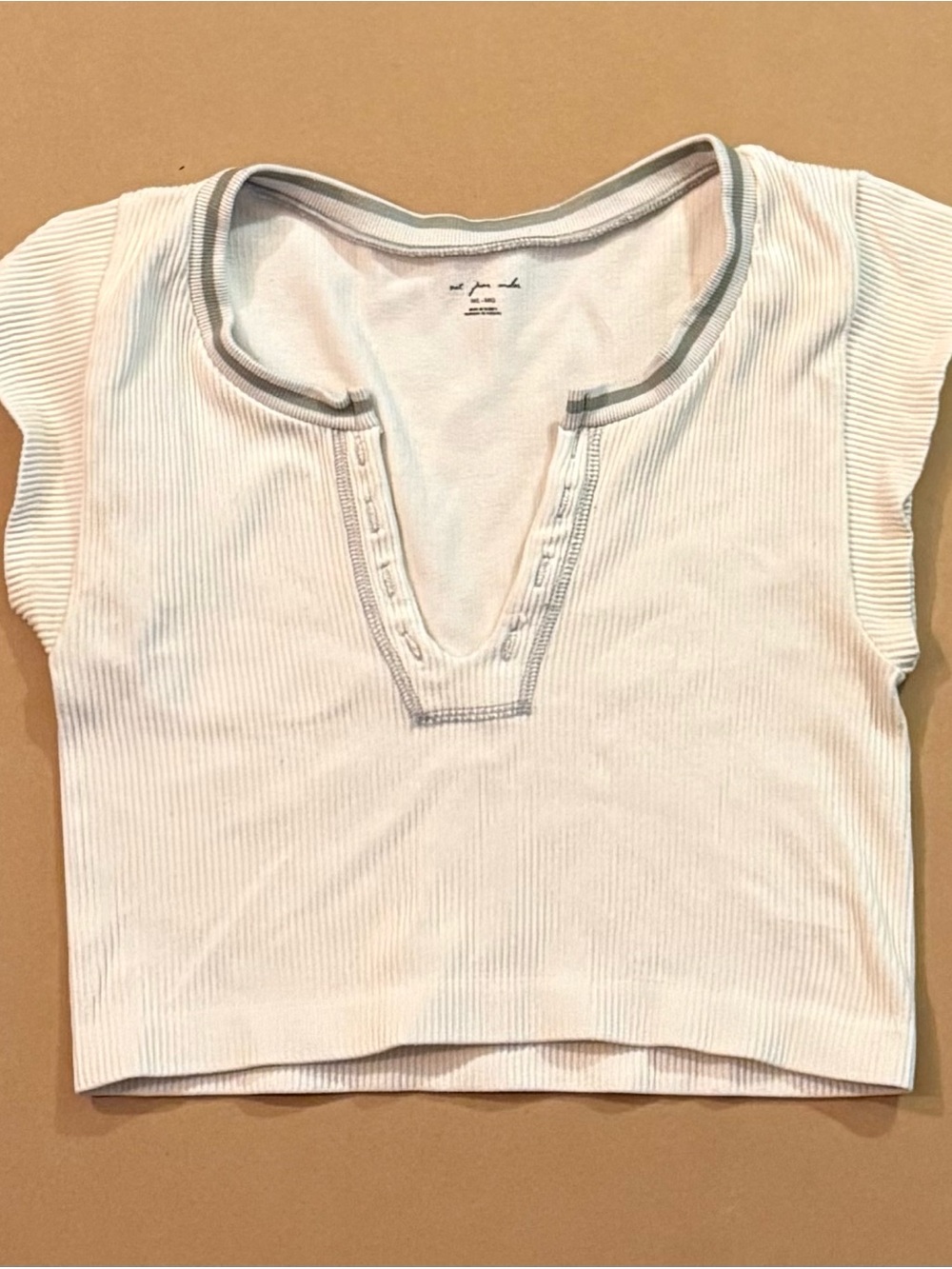Urban Outfitters White Ribbed V-Neck  Sleeve Crop Top